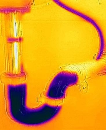 flir one sink pipe.jpg